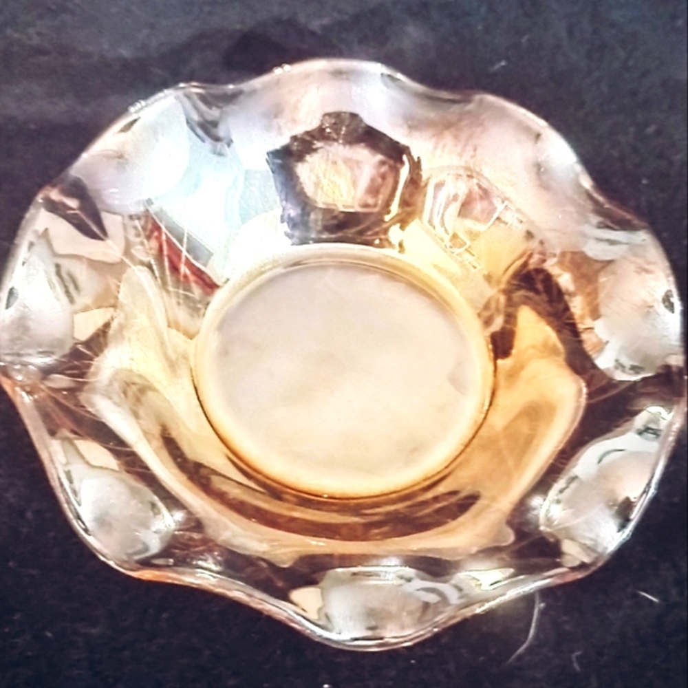 Floragold "Louisa" ruffled fruit bowl manufactured by Jeannette Glass